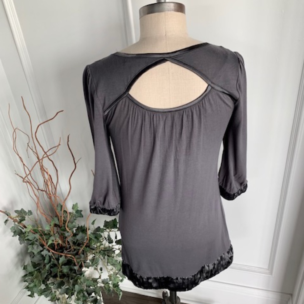 Twentyone Women's Scoopneck Tunic